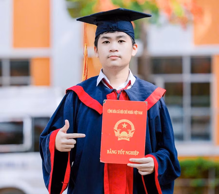 chuyen-nam-sinh-bg.jpg