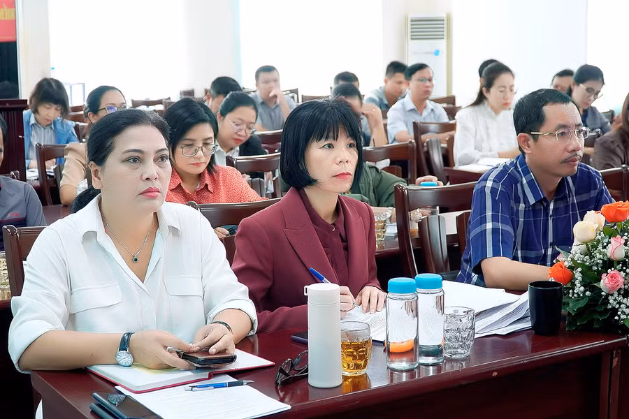 Các đảng viên tham dự hội nghị sơ kết công tác Đảng 6 tháng đầu năm, triển khai nhiệm vụ 6 tháng cuối năm 2024. Ảnh: Đức Thụy