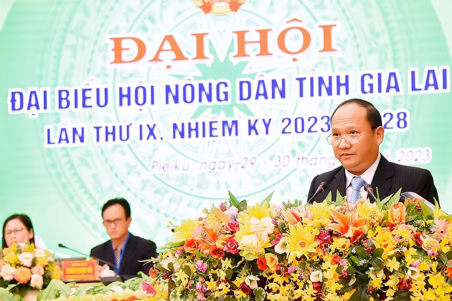 Phó Bí thư Tỉnh ủy Rah Lan Chung phát biểu chỉ đạo tại Đại hội. Ảnh: Đức Thụy