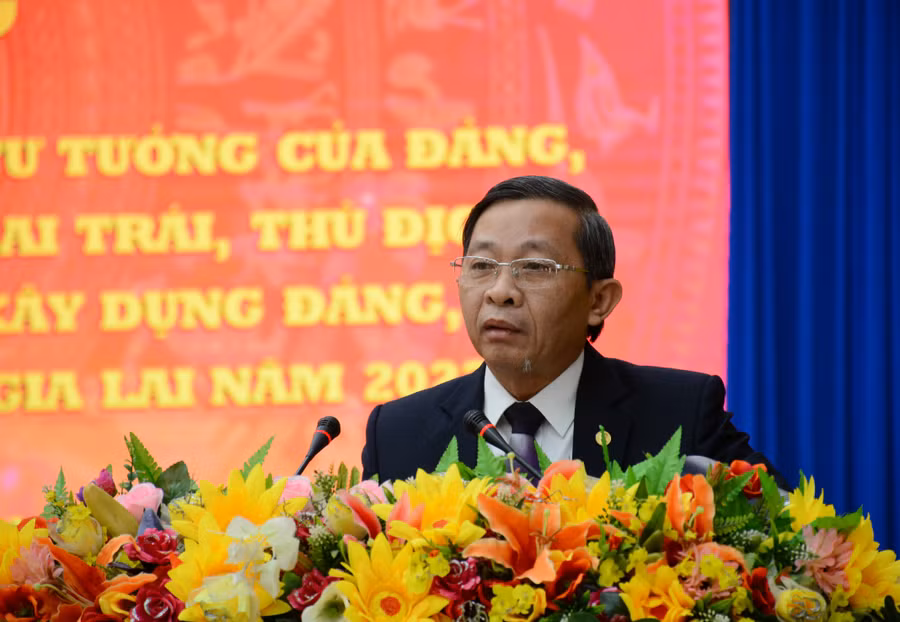 Ủy viên Ban Thường vụ Tỉnh ủy, Trưởng ban Tuyên giáo Tỉnh ủy Huỳnh Thế Mạnh phát động 2 cuộc thi. Ảnh: Anh Huy