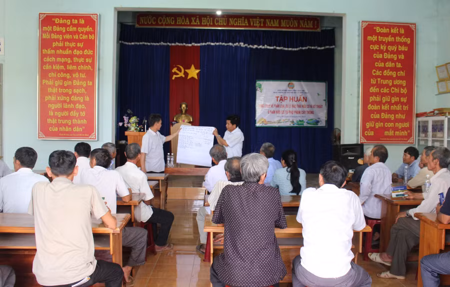 Hội viên nông dân phường Sông Bờ (Thị xã Ayun Pa) tham gia tập huấn. Ảnh: Lê Xuân