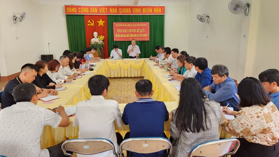 Quang cảnh buổi sinh hoạt chuyên đề. Ảnh: Anh Huy