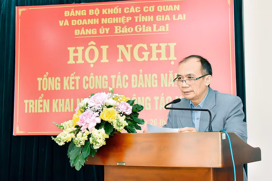 Bí thư Đảng ủy Khối các Cơ quan và Doanh nghiệp tỉnh phát biểu chỉ đạo tại hội nghị. Ảnh: Đức Thụy