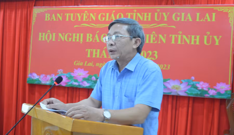 Đồng chí Huỳnh Thế Mạnh-Ủy viên Ban Thường vụ Tỉnh ủy, Trưởng ban Tuyên giáo Tỉnh ủy định hướng công tác tuyên truyền trong thời gian tới. Ảnh: Anh Huy