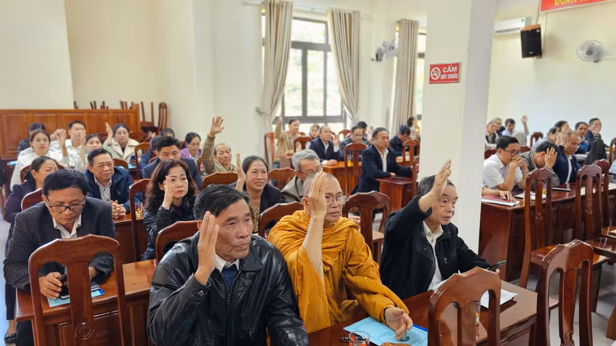 Các đại biểu thống nhất Chương trình phối hợp và thống nhất hành động của Ủy ban MTTQ Việt Nam thành phố năm 2024. Ảnh: Anh Huy