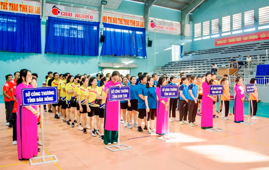 Hội thao đã thu hút hơn 100 vận động viên đến từ Sở Công Thương 5 tỉnh Tây Nguyên. Ảnh: V.T