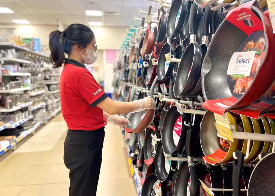 Co.opmart giảm giá từ 10-50% cho hơn 3.500 sản phẩm hàng Việt ở tất cả các ngành hàng. Ảnh: V.T