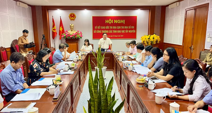 Quang cảnh hội nghị ký kết ký kết giao ước thi đua Cụm thi đua số VIII Sở Công thương các tỉnh khu vực Tây Nguyên. Ảnh: Vũ Thảo
