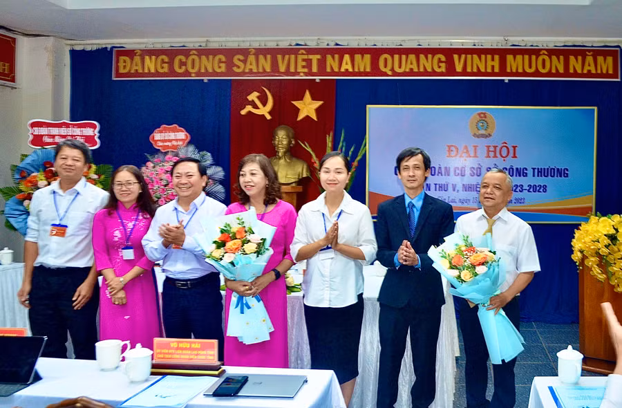 Ra mắt Ban Chấp hành Công đoàn Sở Công thương khóa V, nhiệm kỳ 2023-2028. Ảnh: Sở Công thương