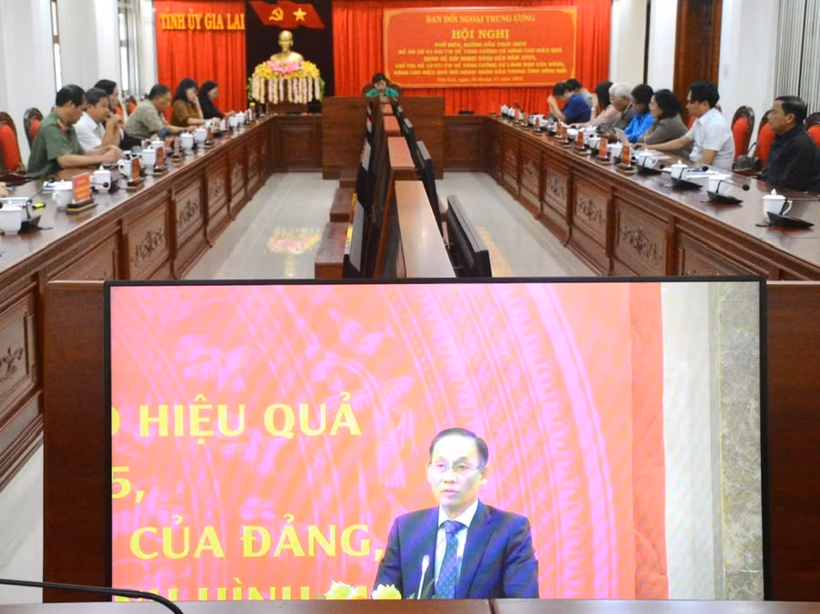 Trưởng ban Đối ngoại Trung ương Lê Hoài Trung phát biểu chỉ đạo tại hội nghị. Ảnh: Minh Phương Trưởng ban Đối ngoại Trung ương Lê Hoài Trung phát biểu chỉ đạo tại hội nghị. Ảnh: Minh Phương