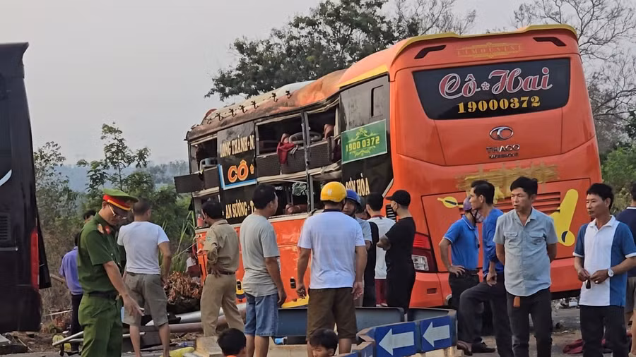 Hiện trường vụ tai nạn giao thông ở Chư Sê. Ảnh: N.T