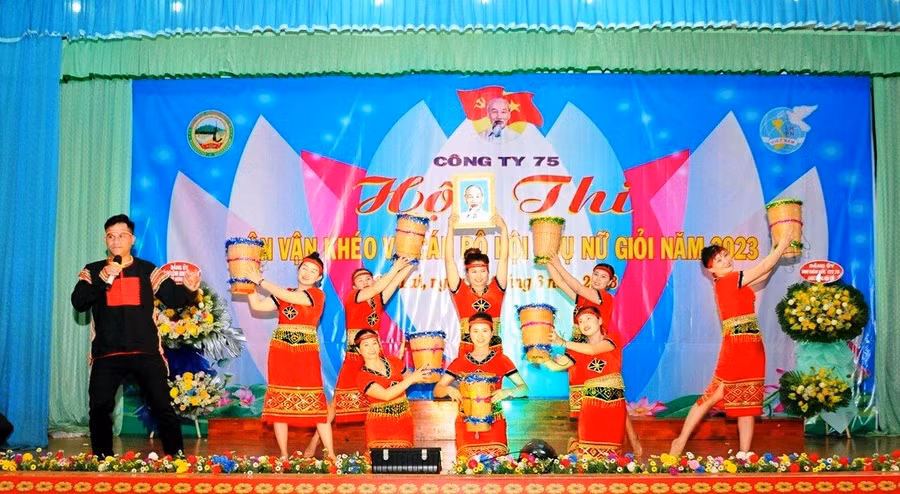 Một tiết mục tham gia hội thi. Ảnh: Vĩnh Hoàng Một tiết mục tham gia hội thi. Ảnh: Vĩnh Hoàng
