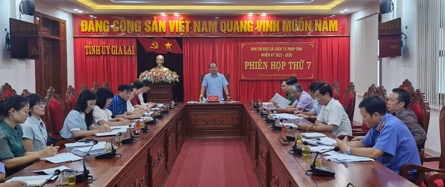 Quang cảnh phiên họp thứ 7 Ban Chỉ đạo Cải cách tư pháp tỉnh. Ảnh: Vĩnh Hoàng
