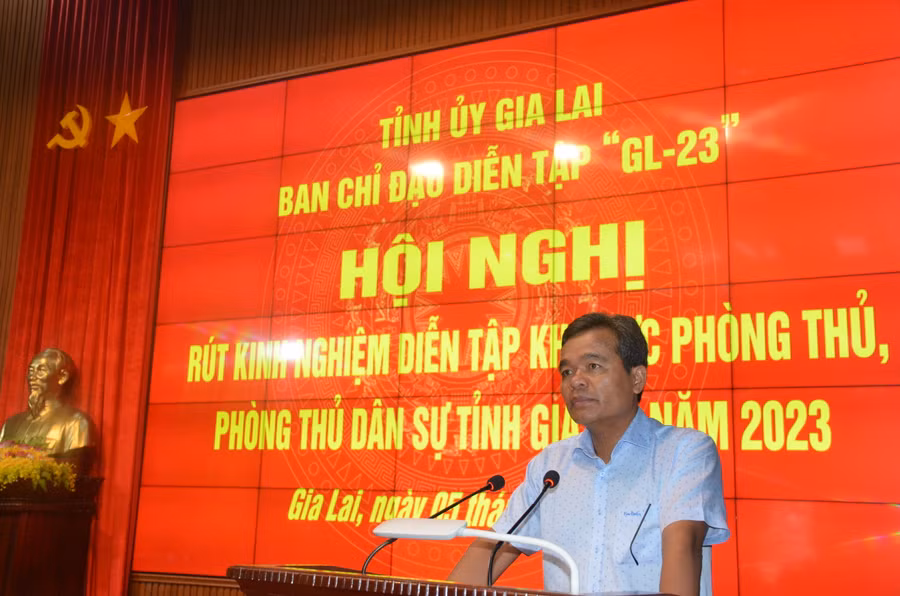 Bí thư Tỉnh ủy Hồ Văn Niên phát biểu kết luận hội nghị. Ảnh: Vĩnh Hoàng