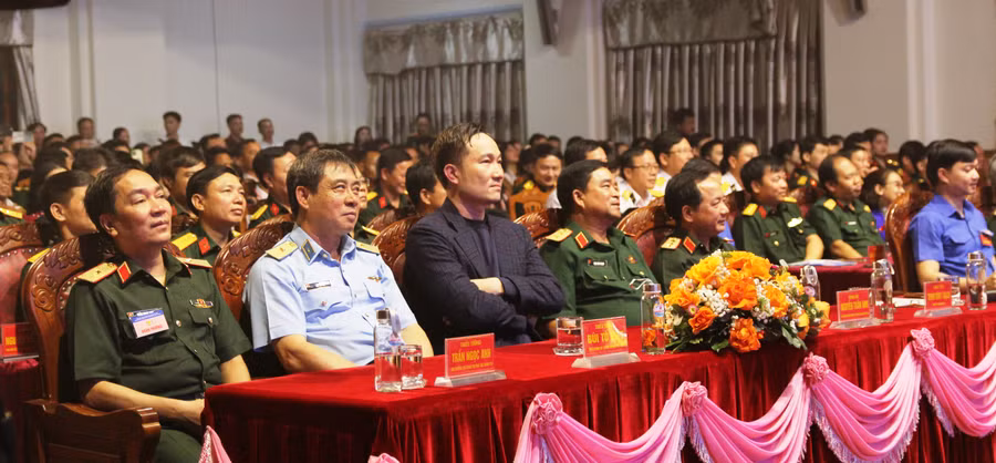 Các đại biểu tham dự khai mạc liên hoan. Ảnh: Vĩnh Hoàng Các đại biểu tham dự khai mạc liên hoan. Ảnh: Vĩnh Hoàng