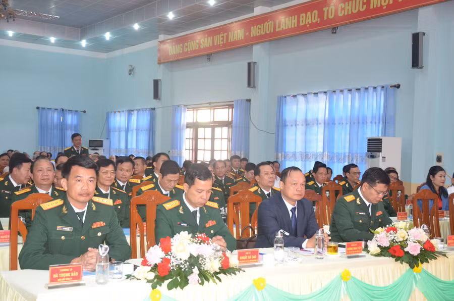 Các đại biểu tham dự buổi lễ. Ảnh: Vĩnh Hoàng