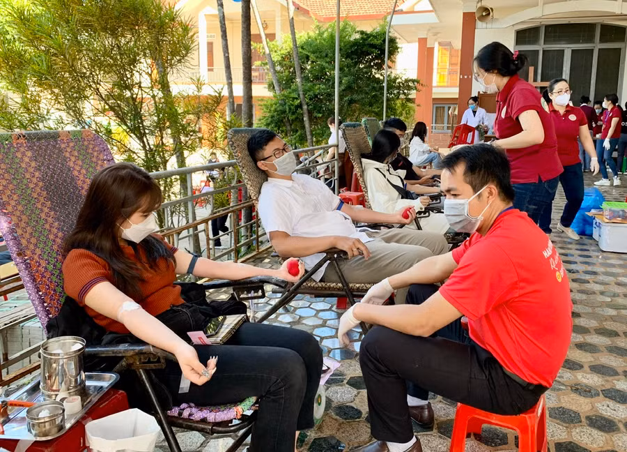 Các tình nguyện viên tại TP. Pleiku luôn sẵn sàng hiến máu giúp bệnh nhân trong những trường hợp khẩn cấp.