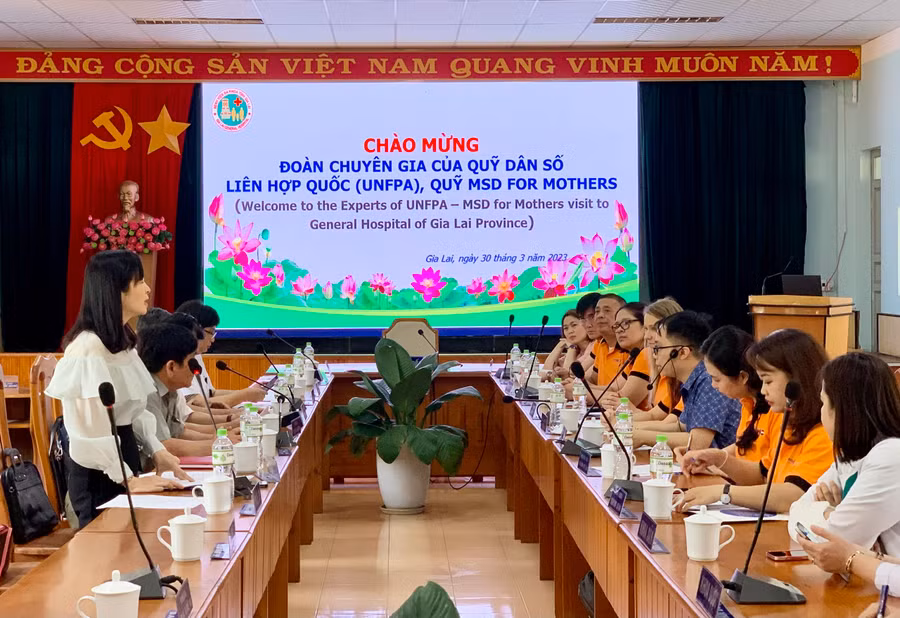 Quang cảnh buổi làm việc. Ảnh: Như Nguyện