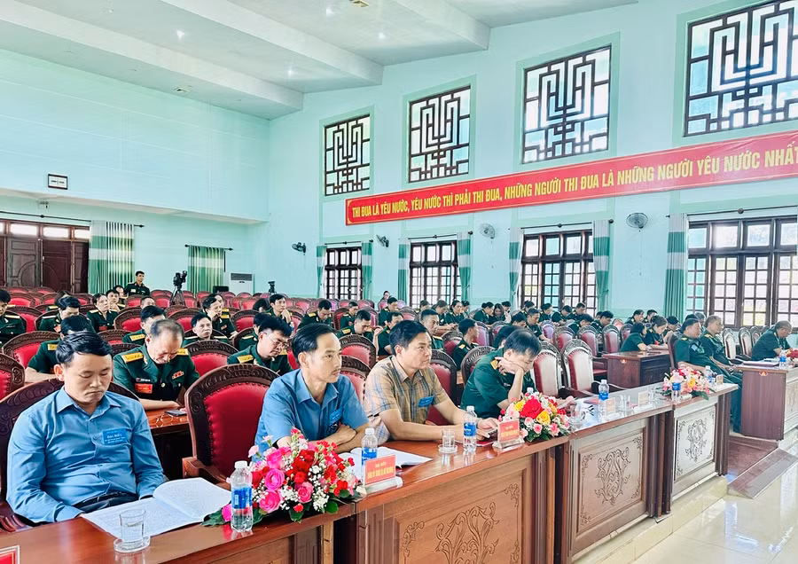 Các đại biểu nghe báo cáo tại đại hội. Ảnh: Như Nguyện