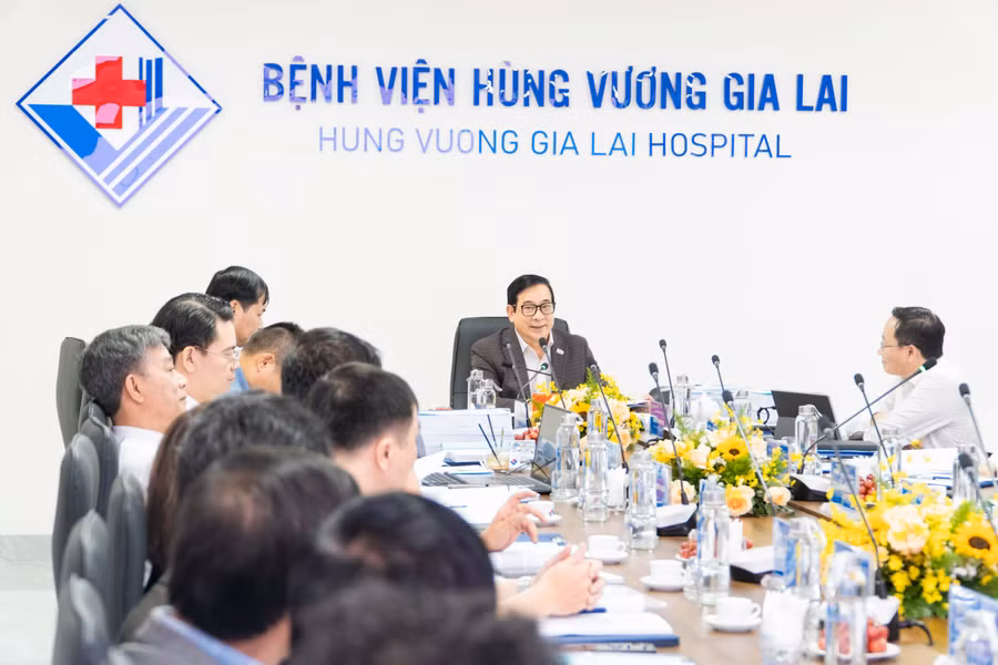 Đoàn công tác của Bộ Y tế làm việc tại Bệnh viện Hùng Vương Gia Lai. Ảnh đơn vị cung cấp Đoàn công tác của Bộ Y tế làm việc tại Bệnh viện Hùng Vương Gia Lai. Ảnh đơn vị cung cấp