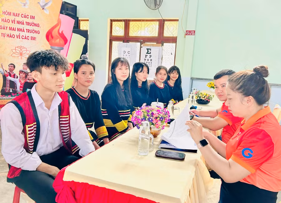 Bệnh viện Mắt Quốc tế Sài Gòn-Gia Lai cam kết chung tay bảo vệ đôi mắt sáng cho học sinh Gia Lai nói riêng và chăm sóc sức khỏe đôi mắt cho các bệnh nhân nói chung một cách tốt nhất. Ảnh: Như Nguyện