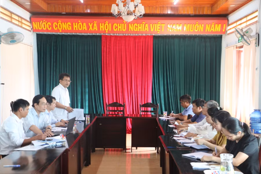 Quang cảnh buổi làm việc. Ảnh: Quang Tấn