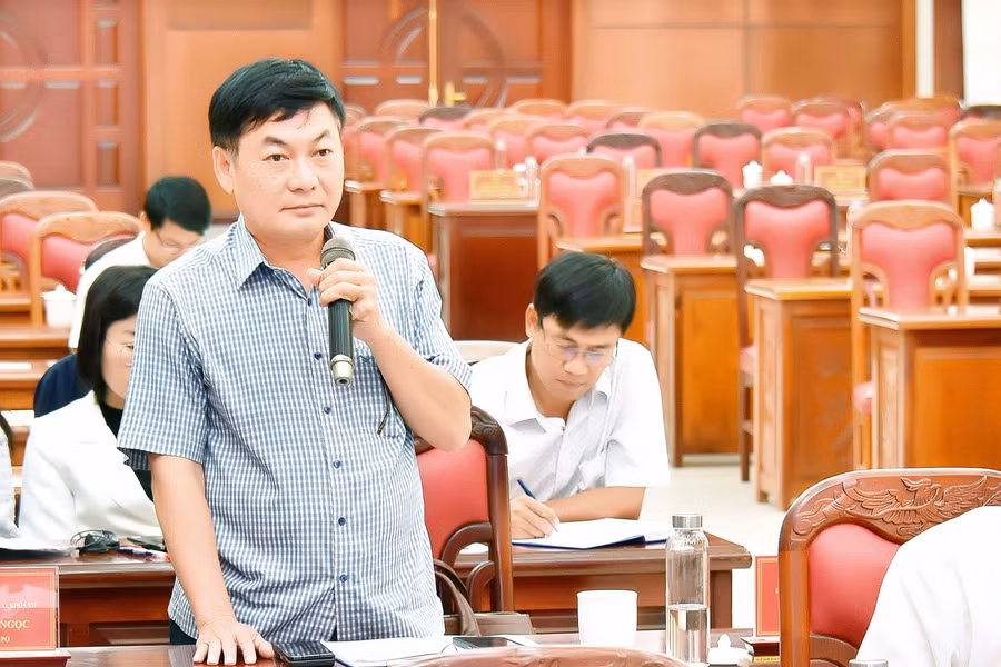 Đại biểu Huỳnh Kiên-Tổng Biên tập Báo Gia Lai cho rằng, cần tháo gỡ các "điểm nghẽn" để khơi thông phát triển kinh tế-xã hội. Ảnh: Đức Thụy