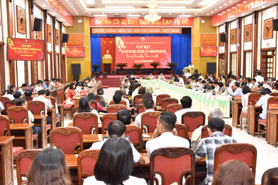 Quang cảnh buổi gặp mặt. Ảnh: Đức Thụy