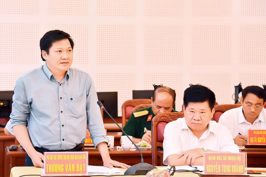 Ủy viên Ban Thường vụ Tỉnh ủy, Phó Chủ tịch Thường trực HĐND tỉnh Trương Văn Đạt đề nghị các bộ, ngành Trung ương quan tâm tháo gỡ những khó khăn, vướng mắc của tỉnh. Ảnh: Đức Thụy