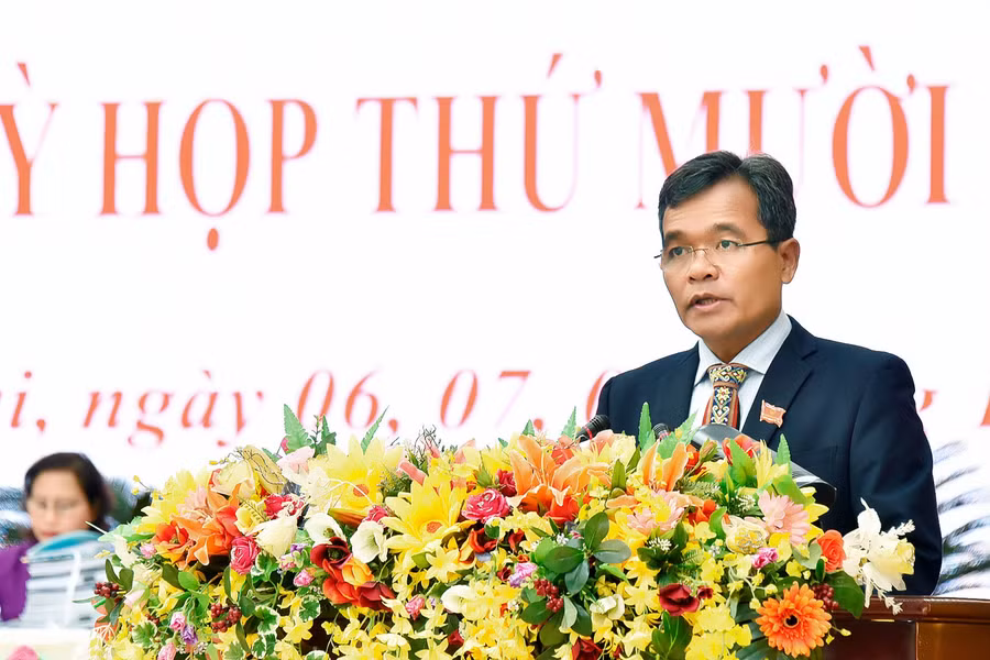 Ủy viên Ban Chấp hành Trung ương Đảng, Bí thư Tỉnh ủy, Chủ tịch HĐND tỉnh Gia Lai Hồ Văn Niên phát biểu tại phiên khai mạc kỳ họp. Ảnh: Đức Thụy