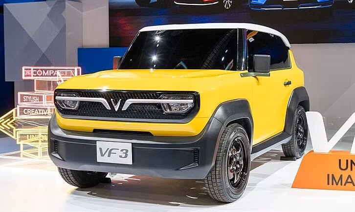 VF 3 là dòng xe nhỏ nhất của VinFast, mang phong cách khối hộp, nam tính SUV. Xe có tầm hoạt động 210 km, môtơ cho công suất 43 mã lực. Ảnh: ST.