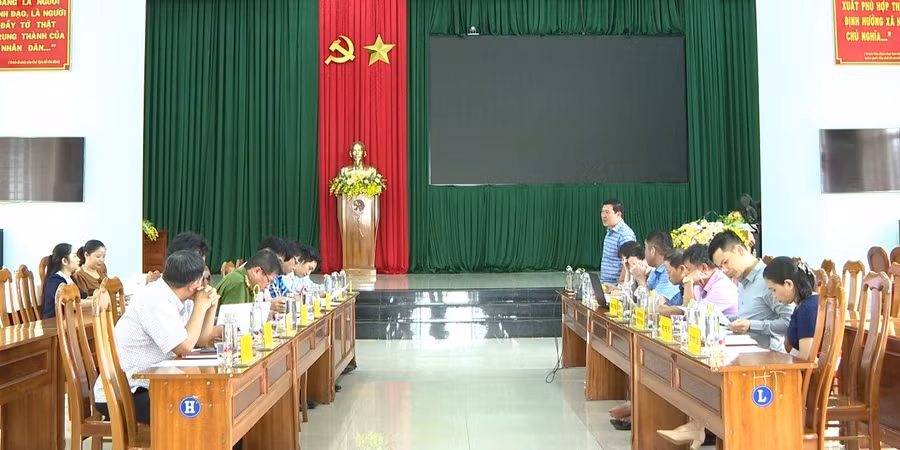 Quang cảnh buổi làm việc. Ảnh: Rơ Lan Viện