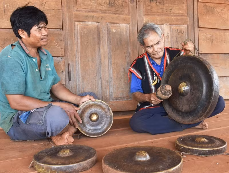 Bên cạnh thành lập các đội chiêng, huyện Chư Prông cũng lưu giữ được 372 bộ chiêng, trong đó, có nhiều bộ chiêng do người dân đóng góp mua để phục vụ cho các sự kiện.