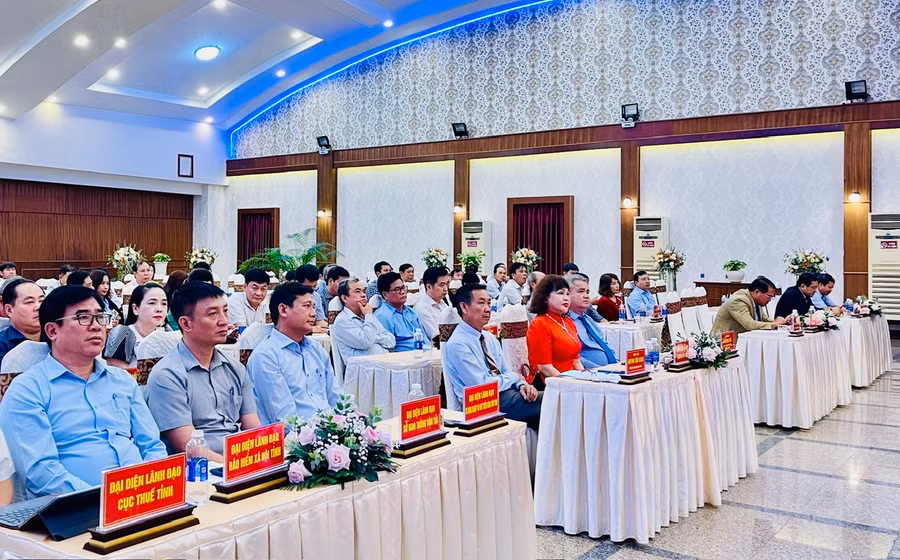Các đại biểu về dự buổi gặp mặt. Ảnh: Nhật Hào