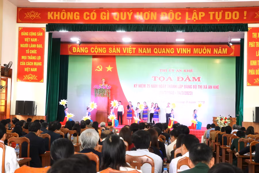 Thị ủy An Khê long trọng tổ chức tọa đàm kỷ niệm 75 năm Ngày thành lập Đảng bộ thị xã An Khê (14/3/1948-14/3/2023). Ảnh: Ngọc Minh Thị ủy An Khê long trọng tổ chức tọa đàm kỷ niệm 75 năm Ngày thành lập Đảng bộ thị xã An Khê (14/3/1948-14/3/2023). Ảnh: Ngọc Minh