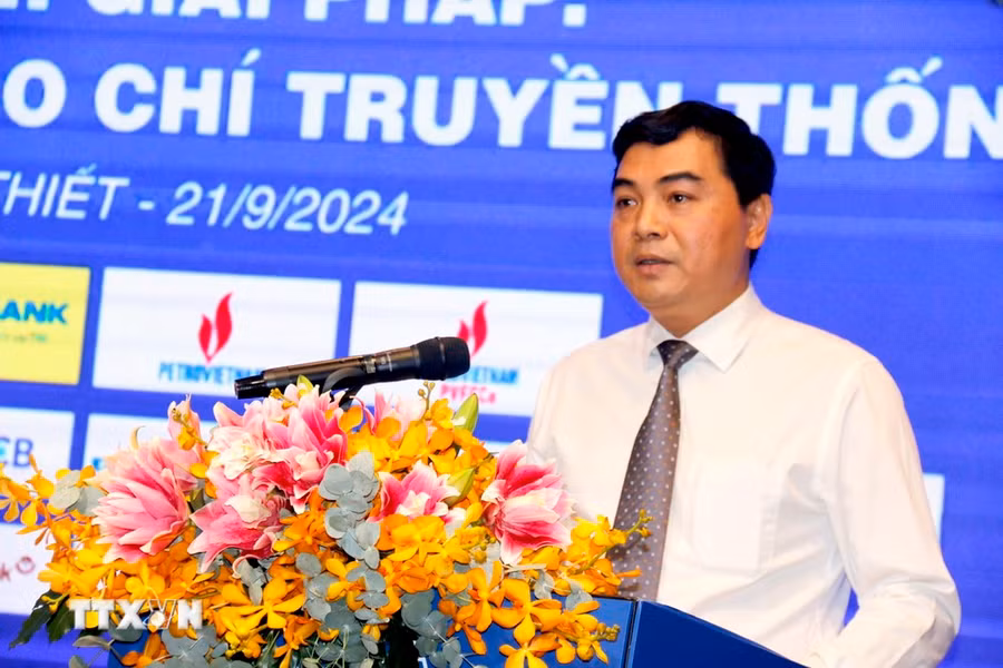 Ông Nguyễn Hoài Anh - Ủy viên Dự khuyết Ban Chấp hành Trung ương Đảng, Bí thư Tỉnh ủy Bình Thuận phát biểu tại Diễn đàn. (Ảnh: Nguyễn Thanh/TTXVN)