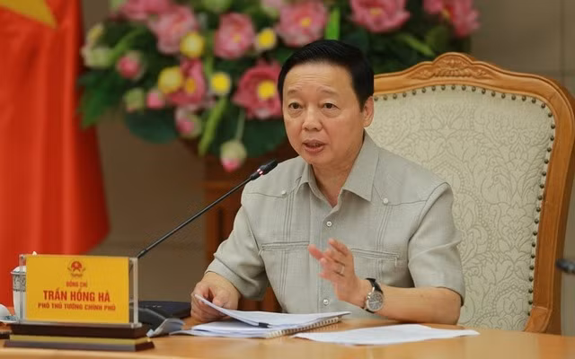 Phó Thủ tướng Trần Hồng Hà chủ trì cuộc họp về tình hình triển khai dự án đường sắt tốc độ cao trên trục Bắc-Nam. Ảnh: Minh Khôi