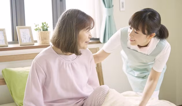 Những ai may mắn còn cha mẹ hãy cố gắng hết lòng hiếu kính, chăm sóc cha mẹ khi có thể. Ảnh minh họa Những ai may mắn còn cha mẹ hãy cố gắng hết lòng hiếu kính, chăm sóc cha mẹ khi có thể. Ảnh minh họa