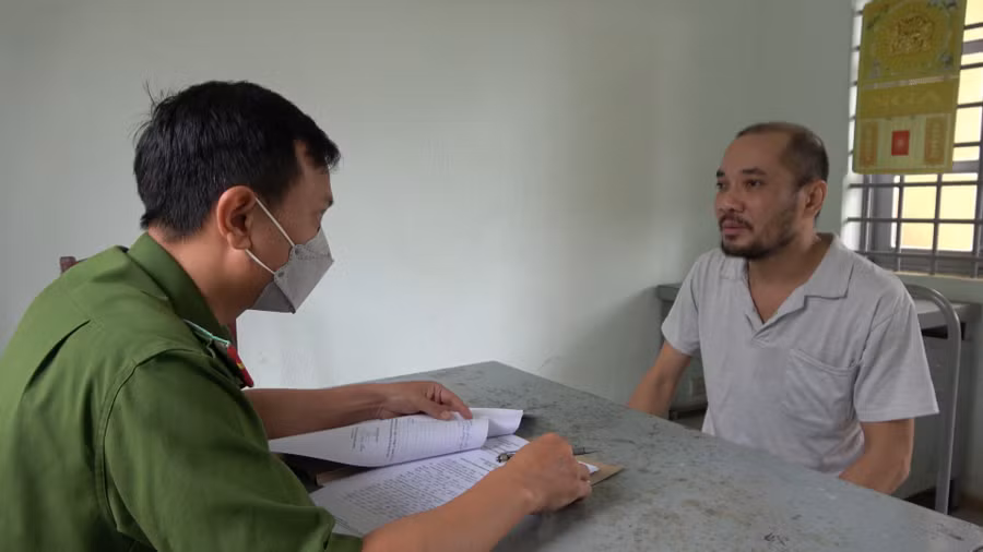 Đối tượng La Thượng Thắng tại cơ quan Công an