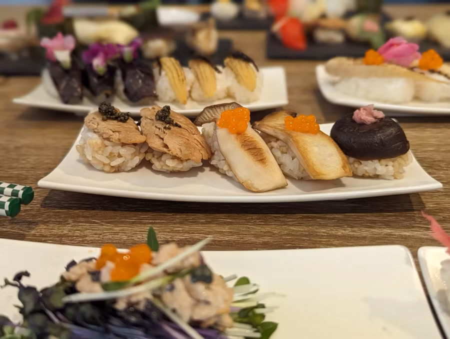 Một đĩa sushi tự làm tại Kyoto Sushi Making Một đĩa sushi tự làm tại Kyoto Sushi Making