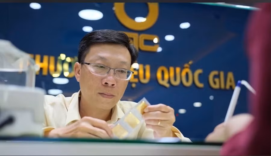 Vàng SJC chiều 30-1 vượt mức 77 triệu đồng/lượng Vàng SJC chiều 30-1 vượt mức 77 triệu đồng/lượng