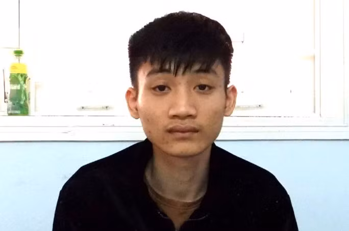 Nguyễn Hồng Nam tại cơ quan công an (ảnh: C.A)