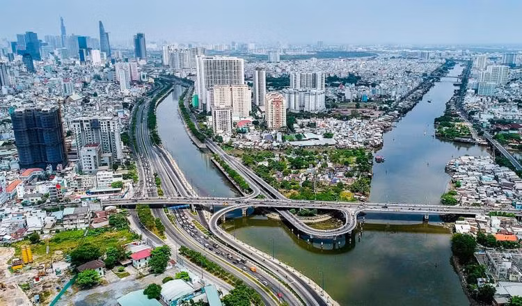 Trong hơn 7 tháng đầu năm 2023, kinh tế vĩ mô tiếp tục được duy trì ổn định, lạm phát được kiểm soát, các cân đối lớn của nền kinh tế được bảo đảm, tăng trưởng kinh tế được thúc đẩy. Ảnh minh họa Trong hơn 7 tháng đầu năm 2023, kinh tế vĩ mô tiếp tục được duy trì ổn định, lạm phát được kiểm soát, các cân đối lớn của nền kinh tế được bảo đảm, tăng trưởng kinh tế được thúc đẩy. Ảnh minh họa