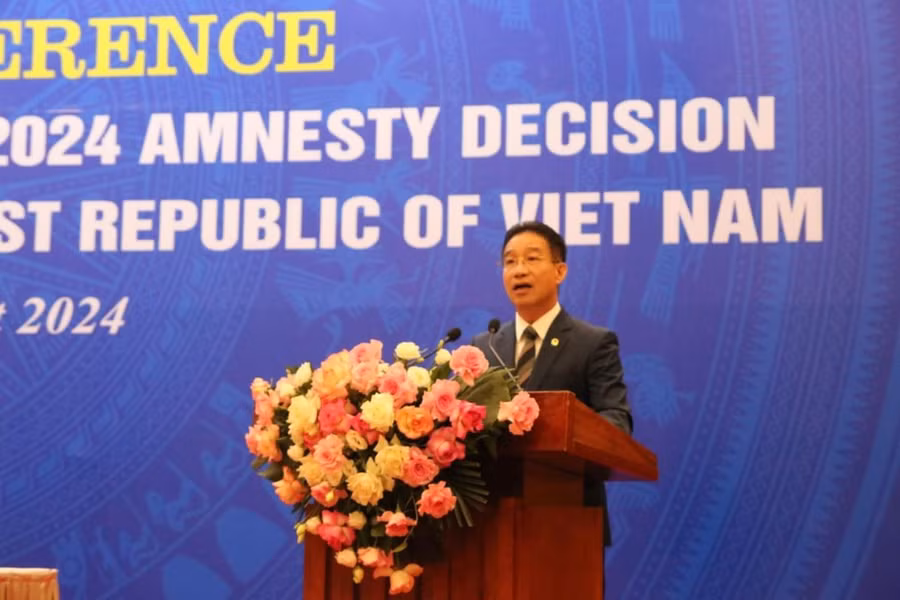 Ông Phạm Thanh Hà công bố Quyết định của Chủ tịch nước về đặc xá năm 2024. (Ảnh: TTXVN phát)