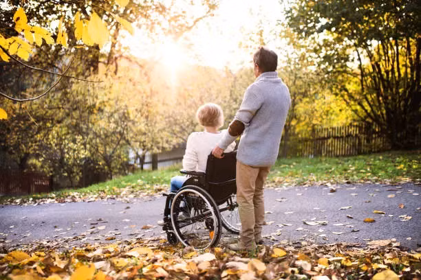Tiếp xúc ít phút với ánh nắng tự nhiên mỗi ngày có thể giúp bệnh nhân Alzheimer chậm tiến triển bệnh, duy trì sức khỏe và tuổi thọ - Ảnh minh họa từ Internet