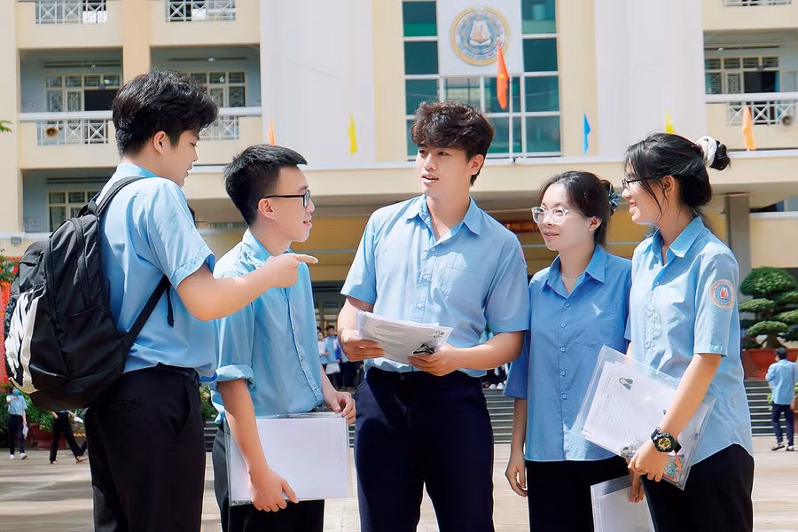 Thứ trưởng Bộ GD-ĐT Phạm Ngọc Thưởng nhấn mạnh, nguyên tắc của kỳ thi tốt nghiệp THPT là đảm bảo quyền và lợi ích chính đáng của học sinh. Ảnh: Đức Thụy