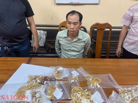 Nu tại cơ quan công an.