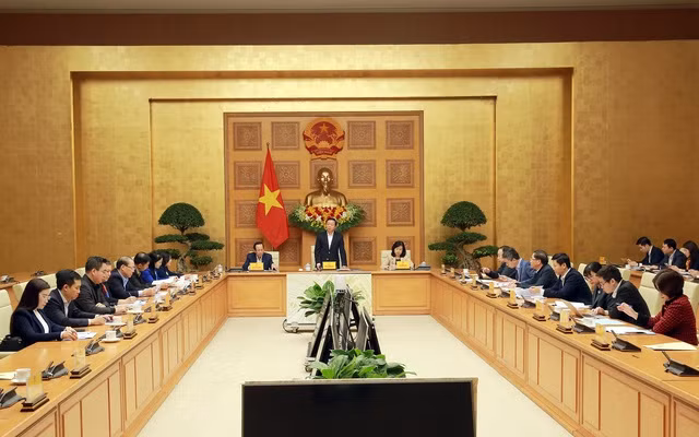 Phó Thủ tướng Chính phủ Trần Hồng Hà: Bộ Thông tin và Truyền thông theo dõi, đánh giá tác động của các nền tảng trực tuyến, trí tuệ nhân tạo để có các giải pháp nhằm bảo vệ trẻ em trên môi trường mạng. Ảnh: VGP