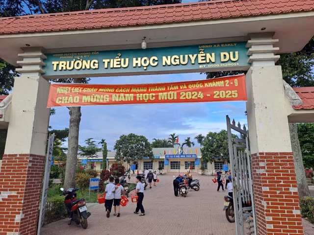 Hàng trăm giáo viên tiểu học trên địa bàn huyện Krông Pắk sẽ bị truy thu số tiền chi sai phụ cấp ưu đãi Hàng trăm giáo viên tiểu học trên địa bàn huyện Krông Pắk sẽ bị truy thu số tiền chi sai phụ cấp ưu đãi