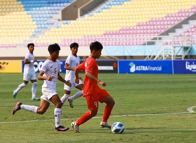 U.16 Việt Nam kiểm soát trận đấu. Ảnh VFF